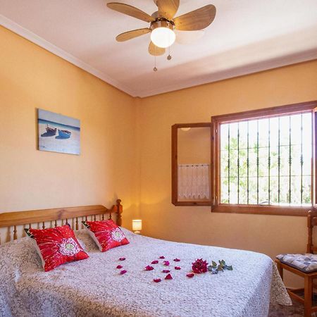 Cozy Apartment In Guardamar Del Segura Exterior photo